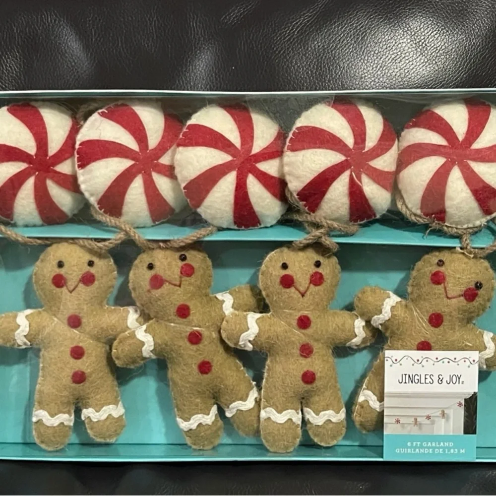 Gingerbread and Peppermint Garland